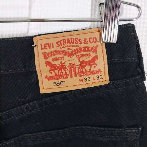 LEVI'S! LEVI STRAUSS & CO.! CLASSIC BLACK DENIM RELAXED JEANS, 550! SZ 32 X 42 - Picture 10 of 13